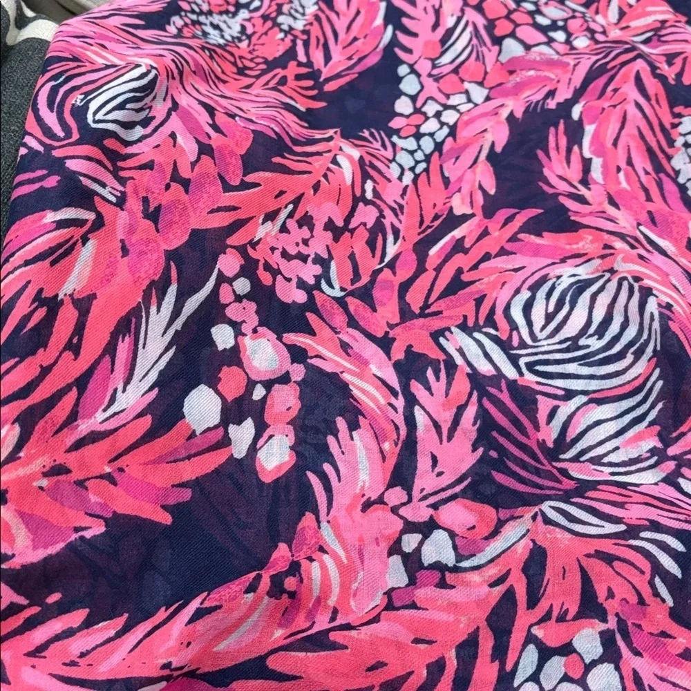 Lilly Pulitzer Looped A Jungle In Here Resort Scarf Pink Navy